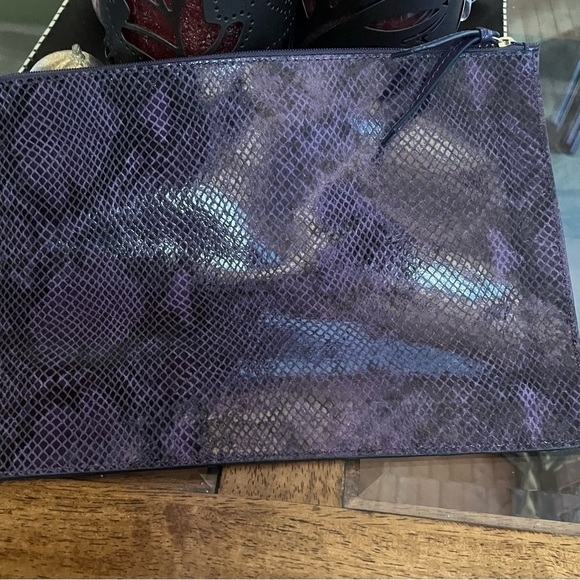 COACH Purple Snakeskin Embossed Leather Tech Ipad Tablet Zip Pouch Bag - Picture 3 of 7